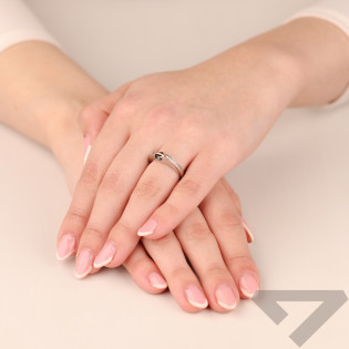 Pierścionek srebrny czarna cyrkonia pod złotą pałką PX 555 BL_AU375 blaszka gold