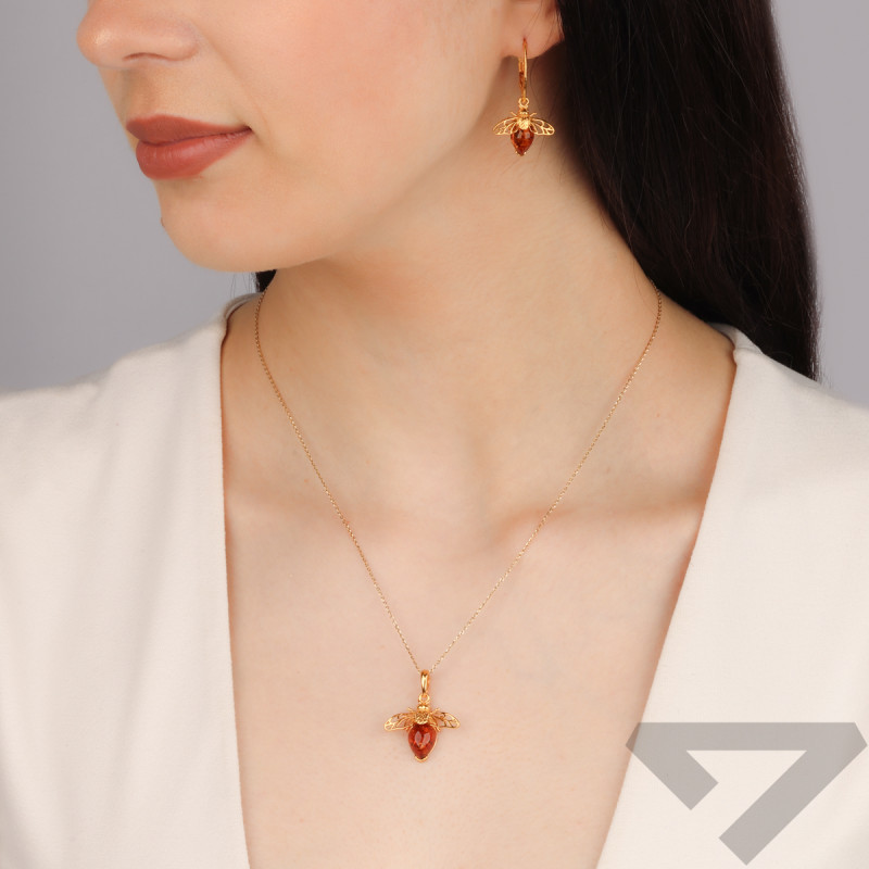 Komplet srebrny koloru złotego kolczyki i wisiorek pszczoła z bursztynem