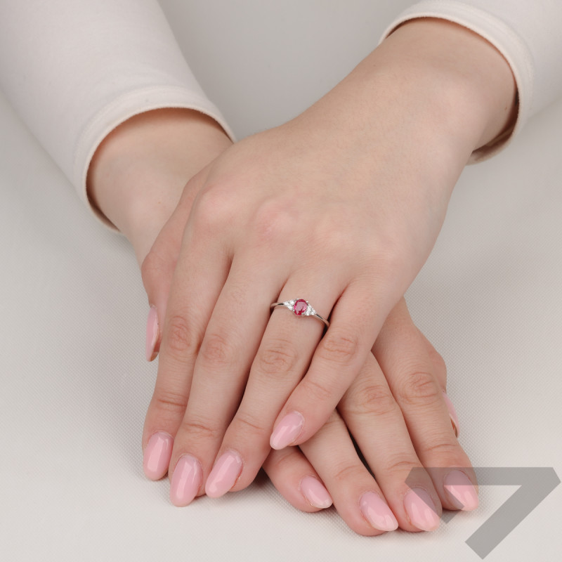 Pierścionek srebrny z rubinem Mozambik AT NA1917-R-RUB-WP próba 925