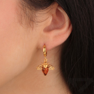 Kolczyki wiszące srebrne koloru złotego z pszczołą i bursztynem