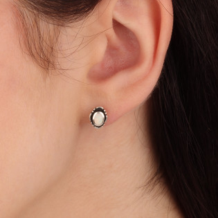 Kolczyki srebrne biały opal jubilerski w owalnej oprawie/sztyft HS2145 biały próba 925