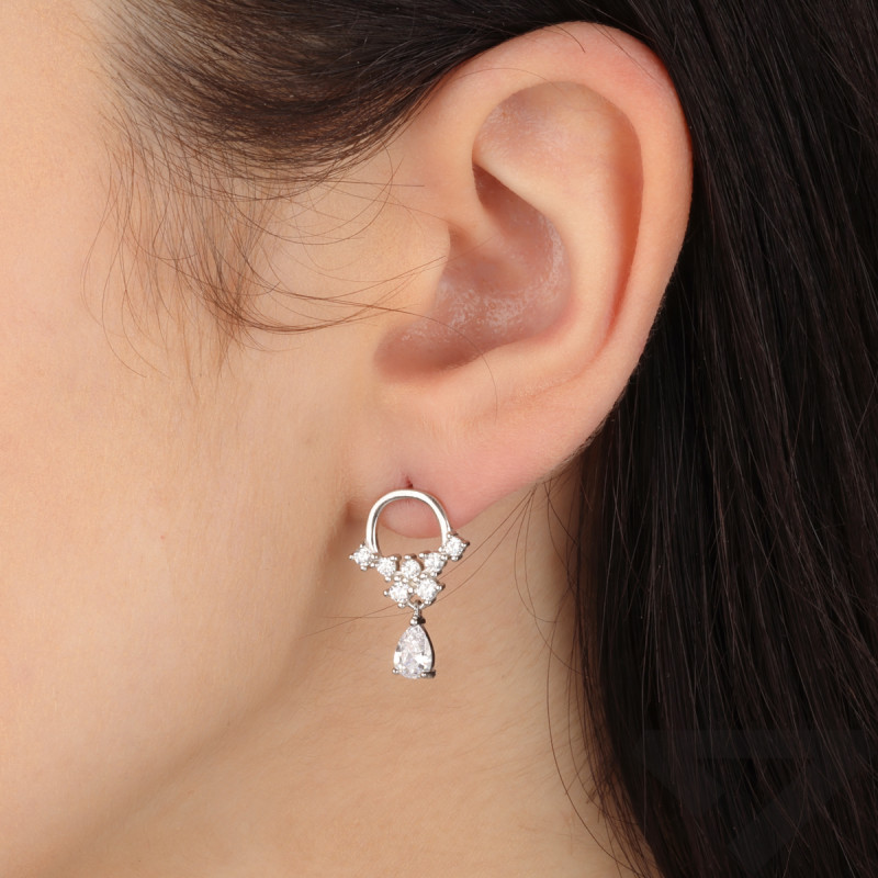 Kolczyki srebrne owal z białymi cyrkoniami/sztyft AT928 próba 925