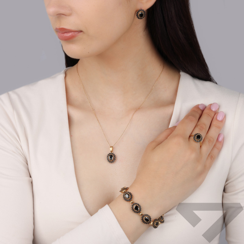 Pierścionek złoty Kate Markiza owal z czarnym rutenem