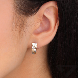 Kolczyki złote blaszki grawerowane w dwóch kolorach