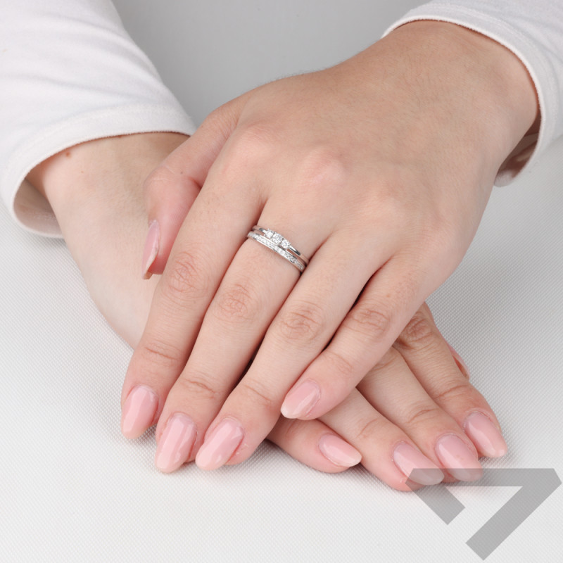 Pierścionek srebrny podwójny z białymi cyrkoniami