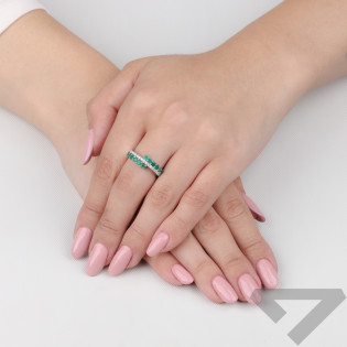 Pierścionek srebrny ze szmaragdami i białymi cyrkoniami AT 1371-R-EM-WP próba 925