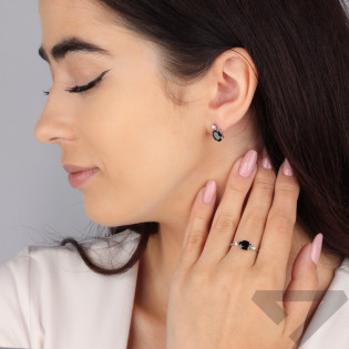 Srebrny Pierścionek z Onyksem i Diamentami Lab. pr. 925 - JubilerSezam.pl