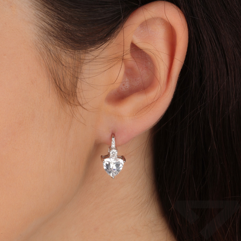 Srebrne kolczyki z trójkątną cyrkonią - nowoczesna elegancja - JubilerSezam.pl