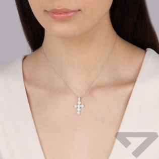 Naszyjnik srebrny z krzyżykiem z białymi cyrkoniami