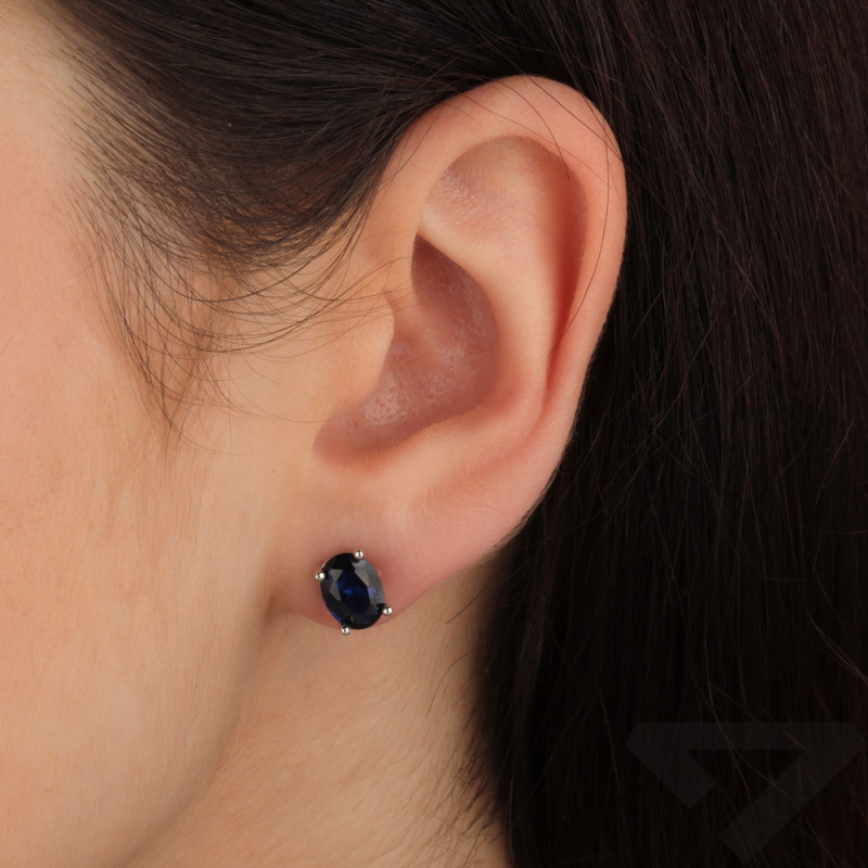 Kolczyki srebrne z szafirową cyrkonią