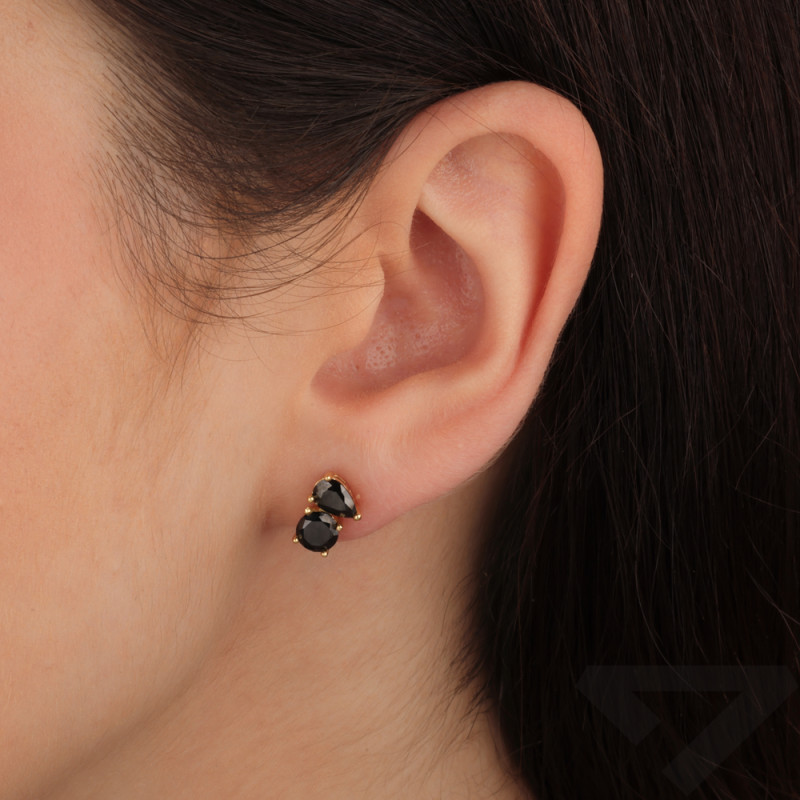Kolczyki pozłacane z dwoma czarnymi cyrkoniami