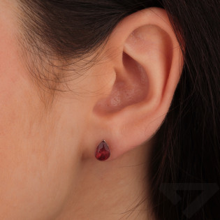 Kolczyki srebrne kropla z ciemno-różową cyrkonią