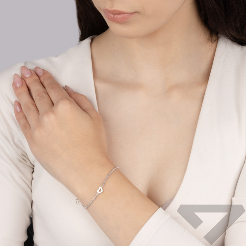 Bransoleta srebrna z małym sercem