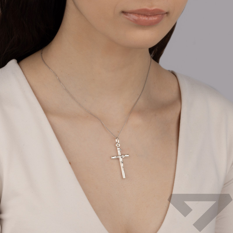 Krzyżyk srebrny z Panem Jezusem