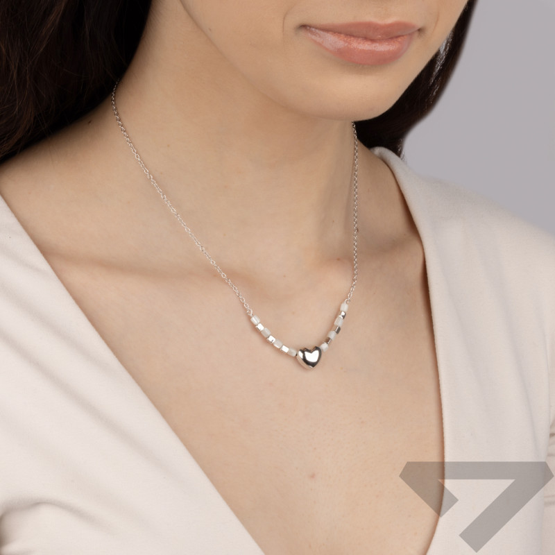 Naszyjnik srebrny z sercem i kostkami