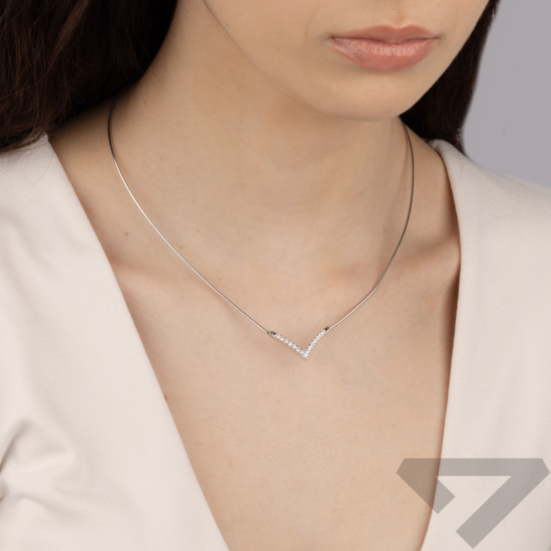 Naszyjnik srebrny szpic z cyrkoniami