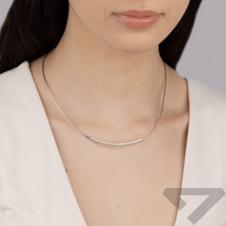 Naszyjnik srebrny z blaszką z białymi cyrkoniami