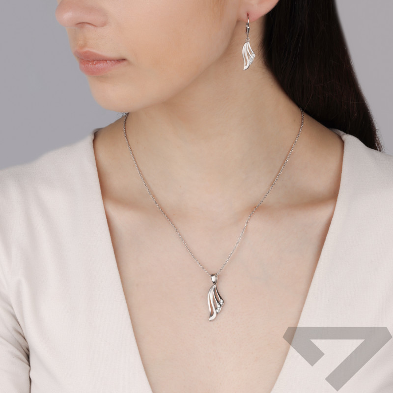 Komplet srebrny kolczyki i zawieszka ażurowe skrzydło