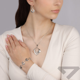 Bransoleta srebrna ażurowe romby