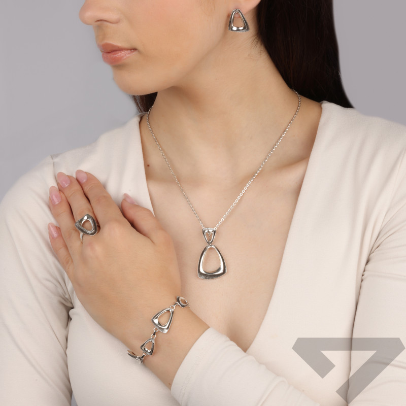 Kolczyki srebrne z obłym trójkątem