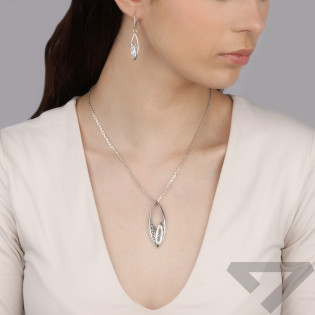 Zawieszka srebrna ażurowa łezka z cyrkonią