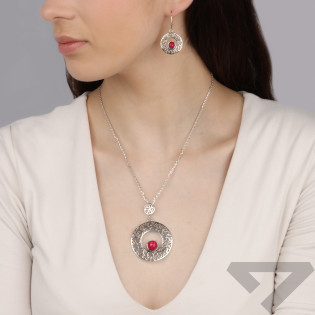 Kolczyki srebrne ażurowe koło z czerwonym kamieniem