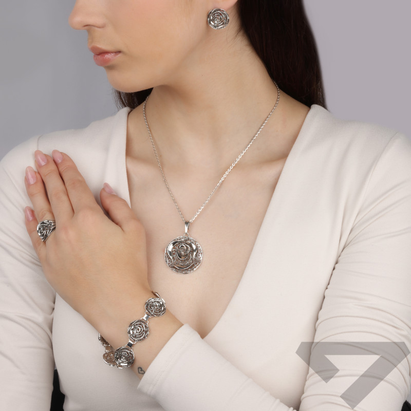 Pierścionek srebrny ażurowa róża