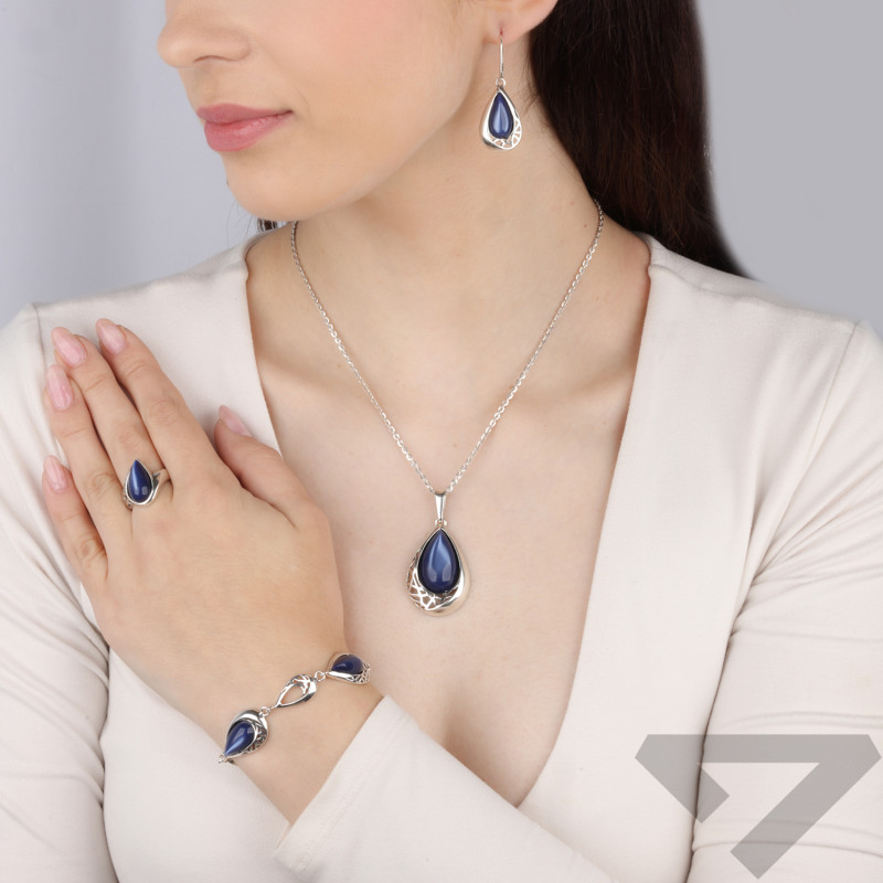 Pierścionek srebrny kropla z kobaltową masą perłową