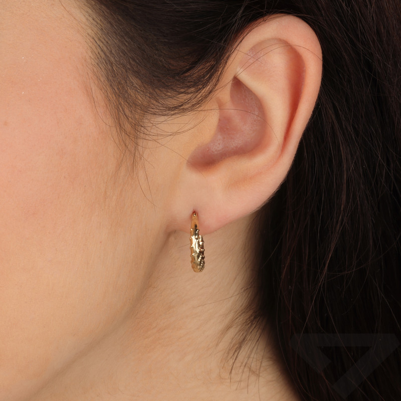 Złote kolczyki kółka grawerowane pr. 585 - JubilerSezam.pl