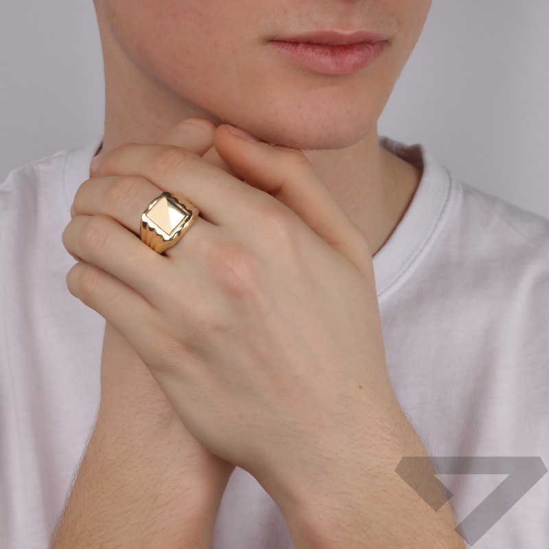 Sygnet złoty kwadrat i żłobienia próba 585