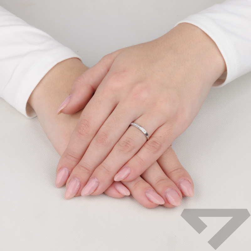 Pierścionek z białego złota z białymi cyrkoniami próba 585