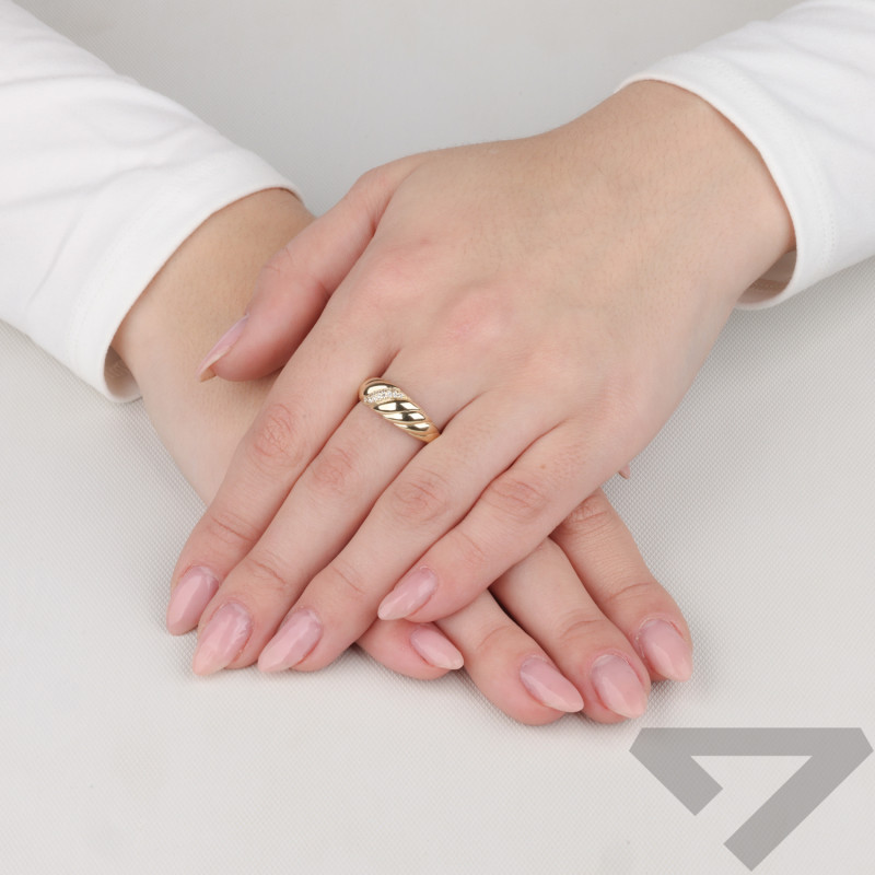 Pierścionek złoty beczułka z cyrkoniami próba 585