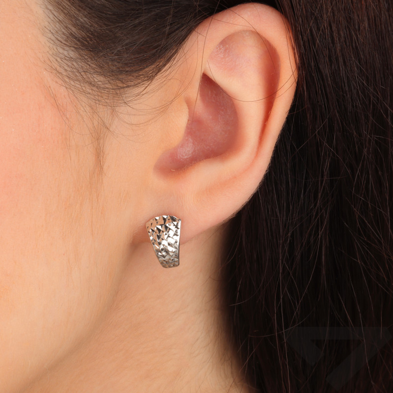 Kolczyki z białego złota blaszka grawerowana próba 585