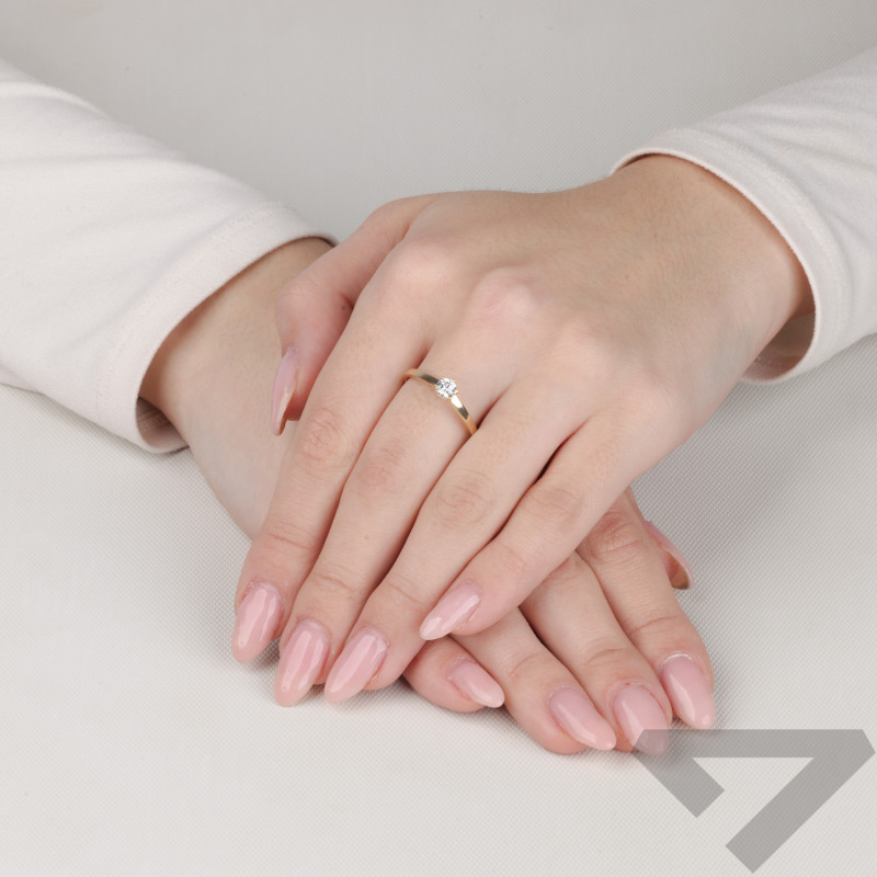 Pierścionek złoty z białą cyrkonią próba 585