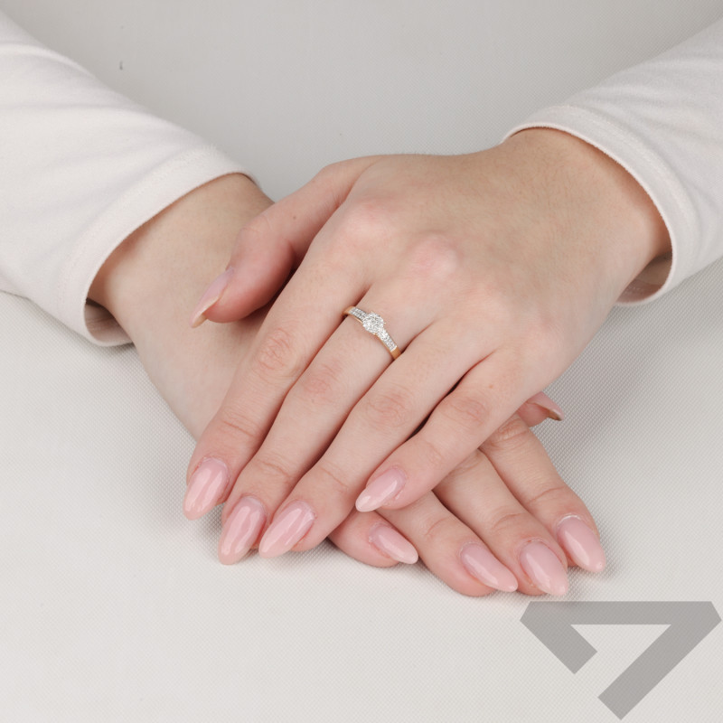 Pierścionek zaręczynowy z diamentami próba 585