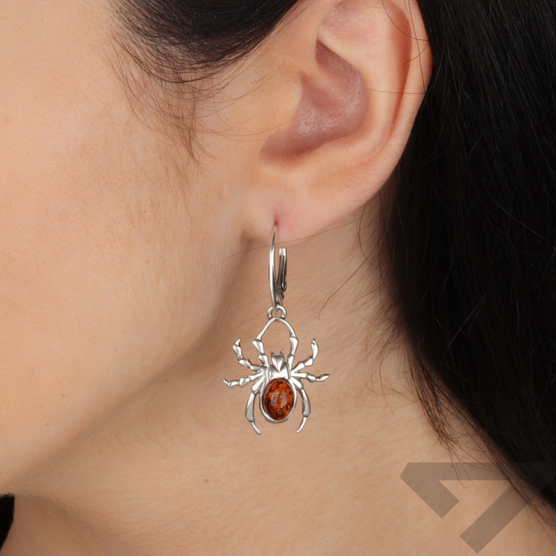 Kolczyki srebrne pająk z bursztynem koniakowym