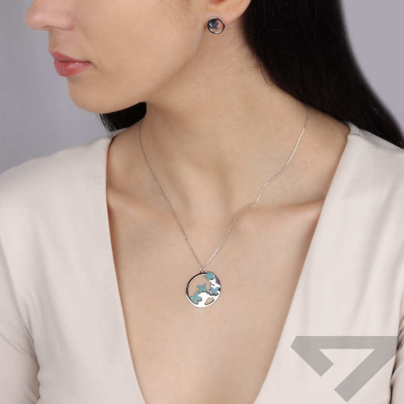 Naszyjnik srebrny koło z tytanowymi motylami