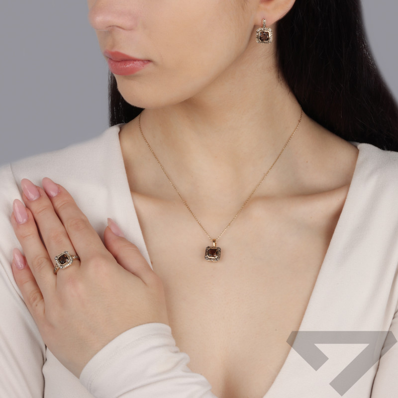 Pierścionek zaręczynowy z kwarcem dymnym i diamentami