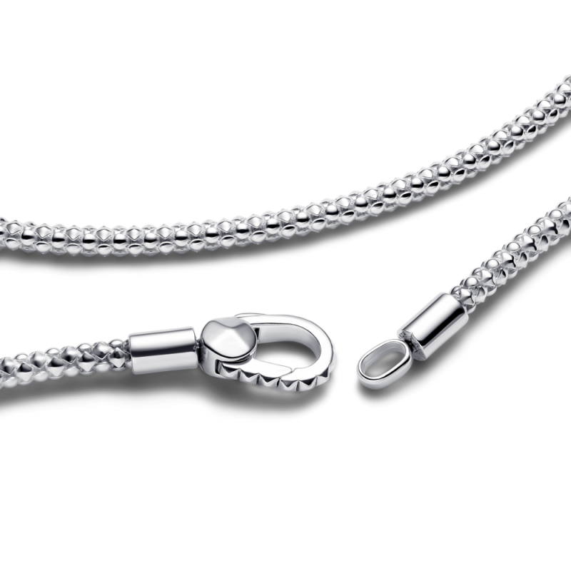 Naszyjnik Pandora o splocie ćwiekowym z zapięciem karabińczykowym