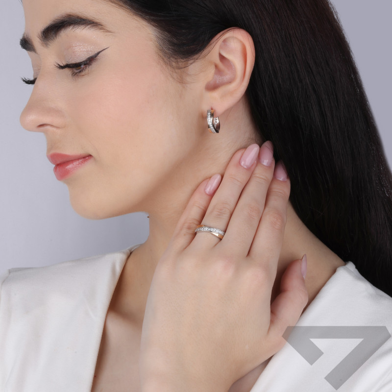 Pierścionek srebrny z cyrkoniami i złotą blaszką