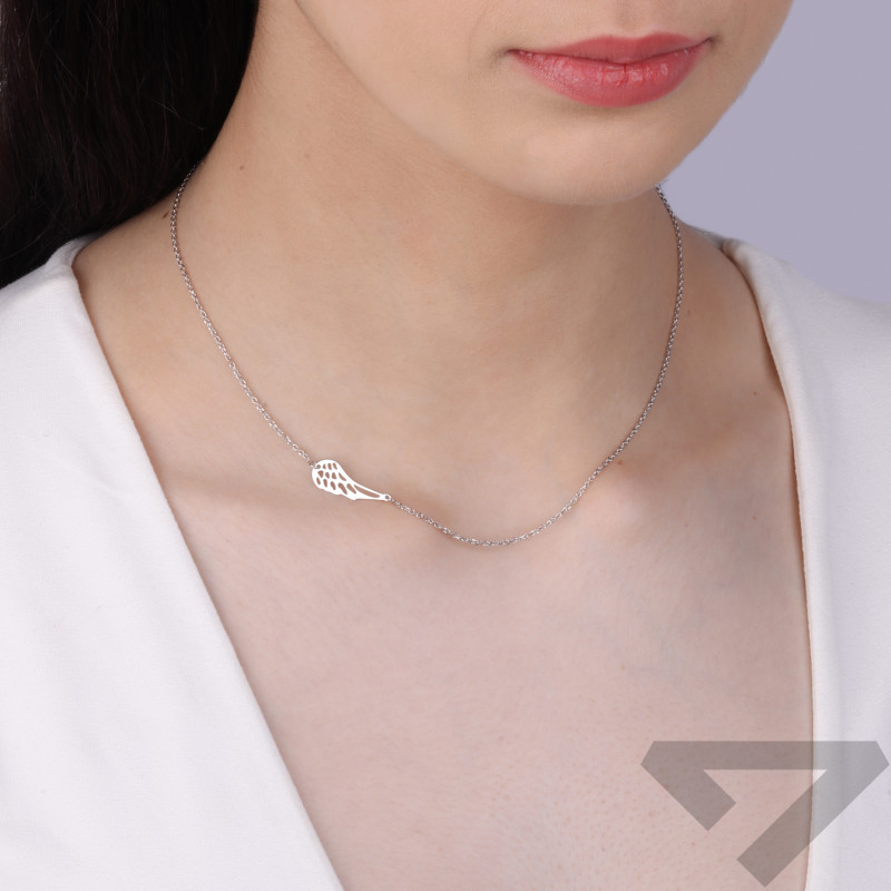 Naszyjnik srebrny z ażurowym skrzydłem