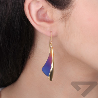 Kolczyki pozłacane trójkąt z tytanem