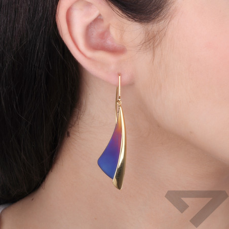 Kolczyki pozłacane trójkąt z tytanem