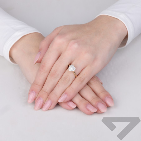 Pierścionek zaręczynowy serce z diamentami