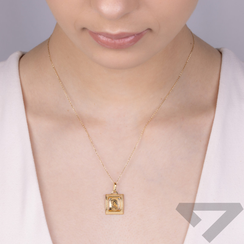 Medalik złoty Matka Boska z Dzieciątkiem w kwadracie z emalią próba 333
