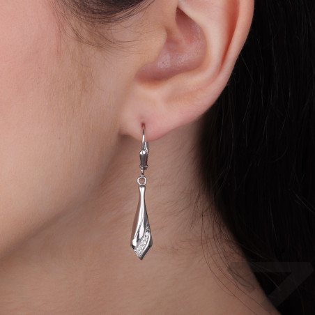 Kolczyki srebrne grot z białymi cyrkoniami