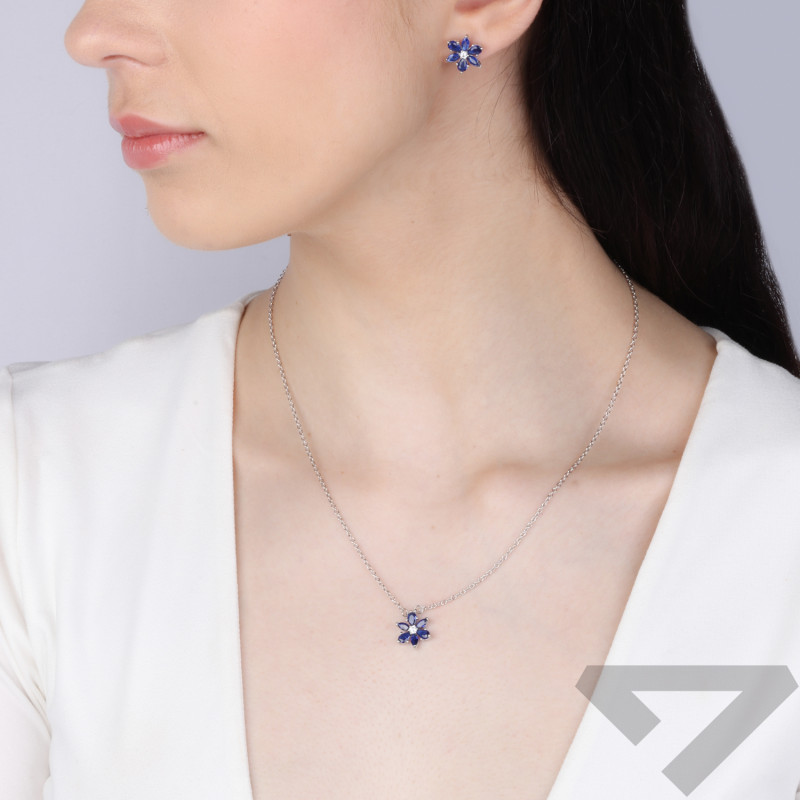Komplet srebrny kolczyki i naszyjnik kwiat z niebieskimi cyrkoniami