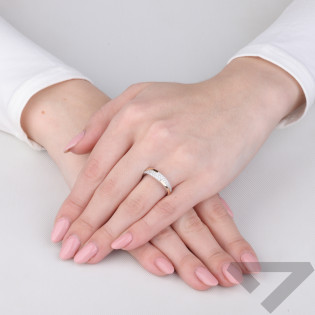 Pierścionek srebrny z białymi cyrkoniami i złotymi blaszkami