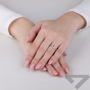 Pierścionek srebrny z białymi cyrkoniami i złotymi blaszkami