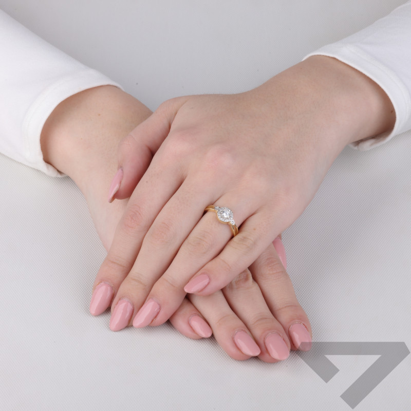 Pierścionek złoty okrągła markiza z cyrkoniami